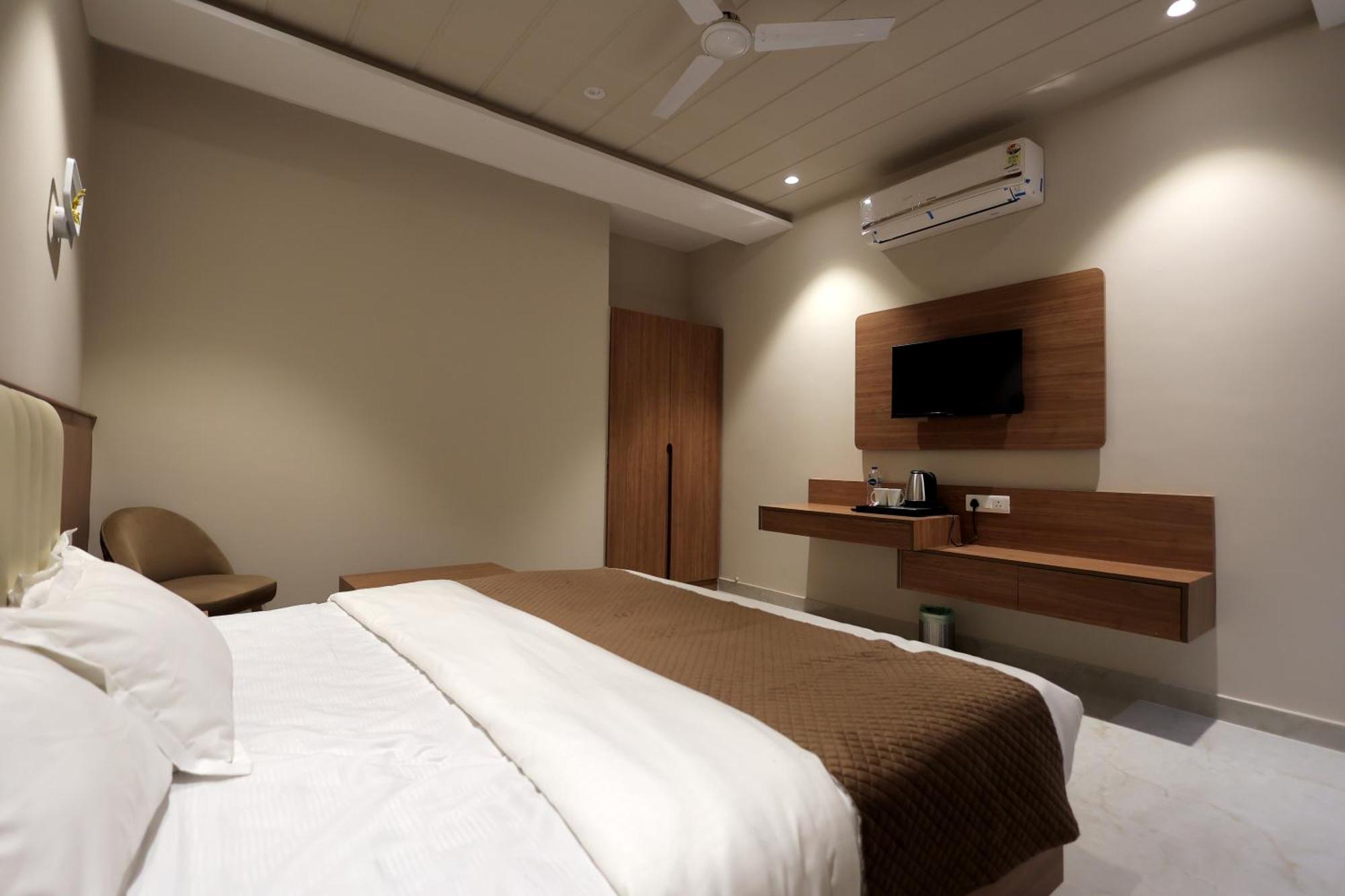 Hotel Regal Palm Moradabad Εξωτερικό φωτογραφία