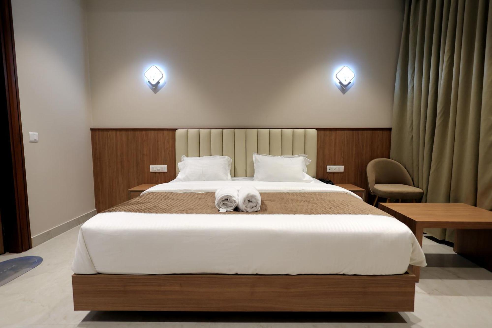 Hotel Regal Palm Moradabad Εξωτερικό φωτογραφία