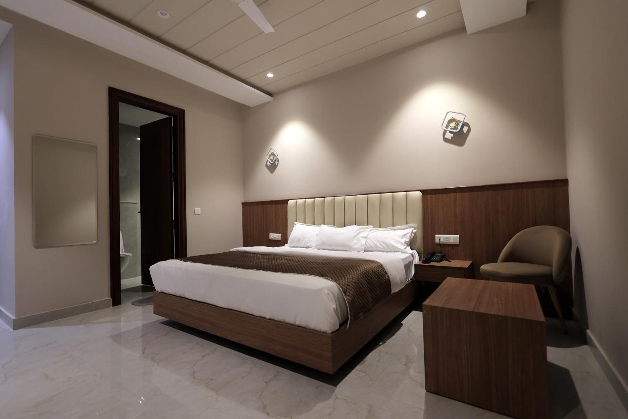 Hotel Regal Palm Moradabad Εξωτερικό φωτογραφία