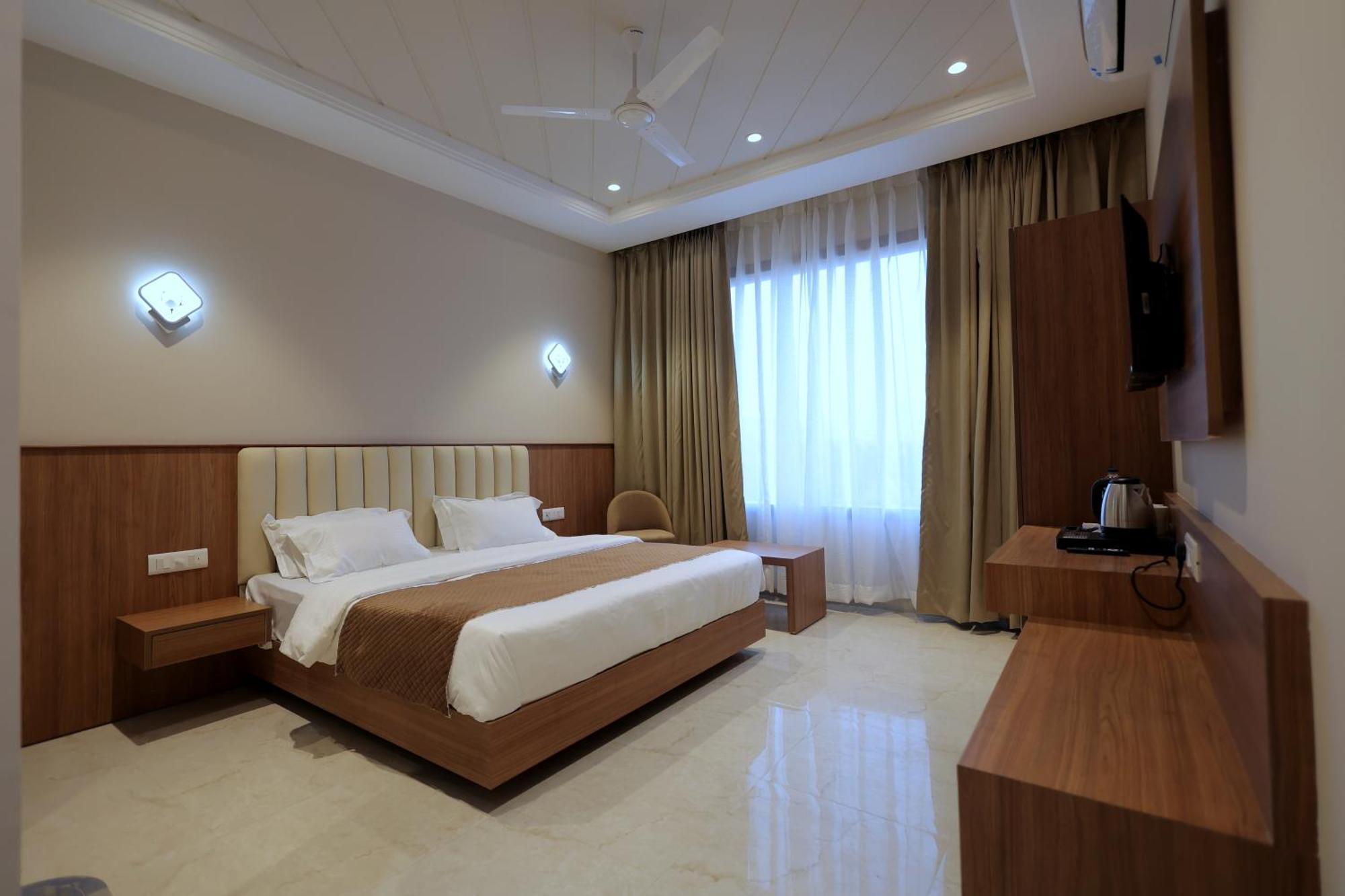 Hotel Regal Palm Moradabad Εξωτερικό φωτογραφία