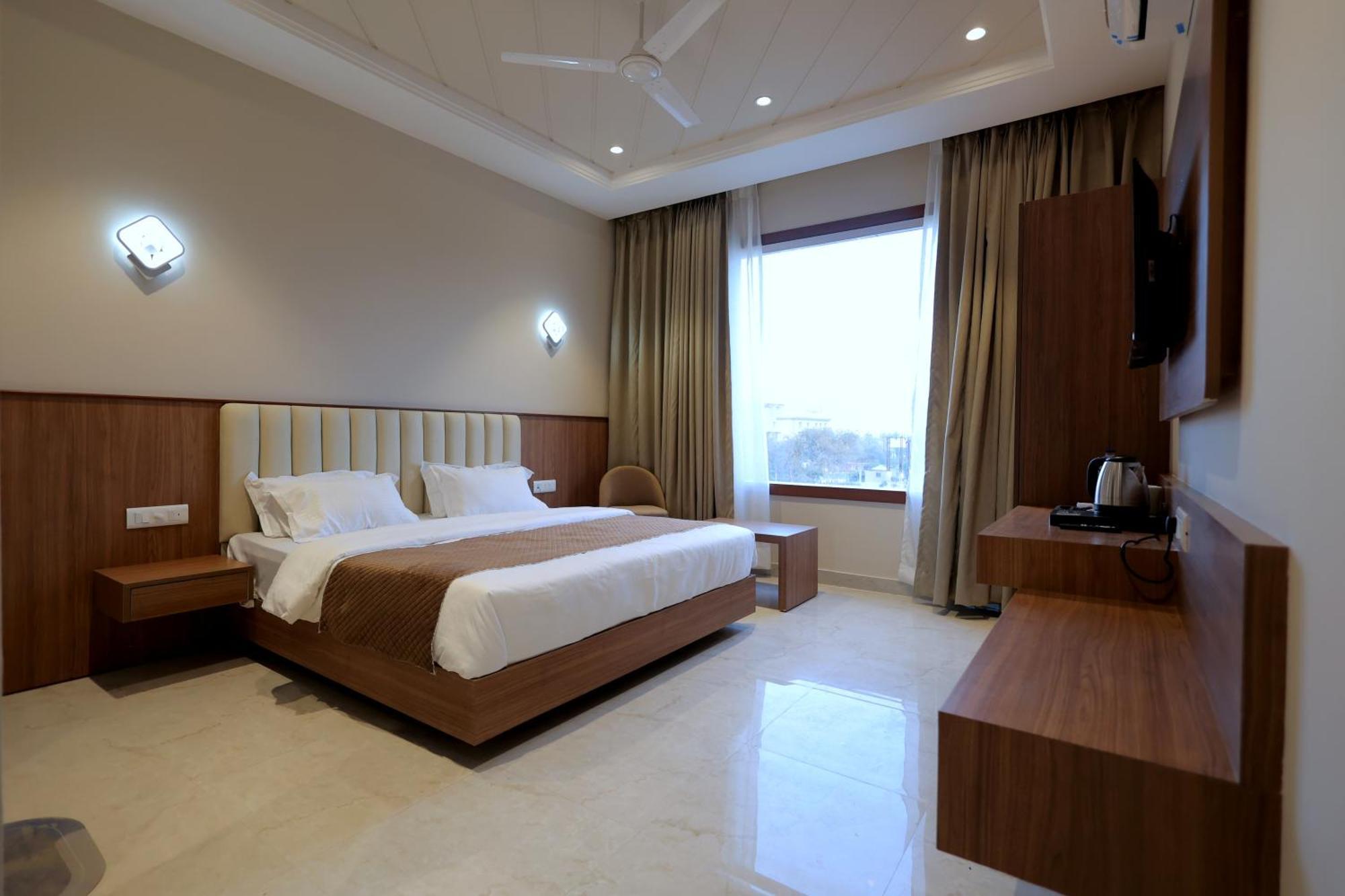 Hotel Regal Palm Moradabad Εξωτερικό φωτογραφία